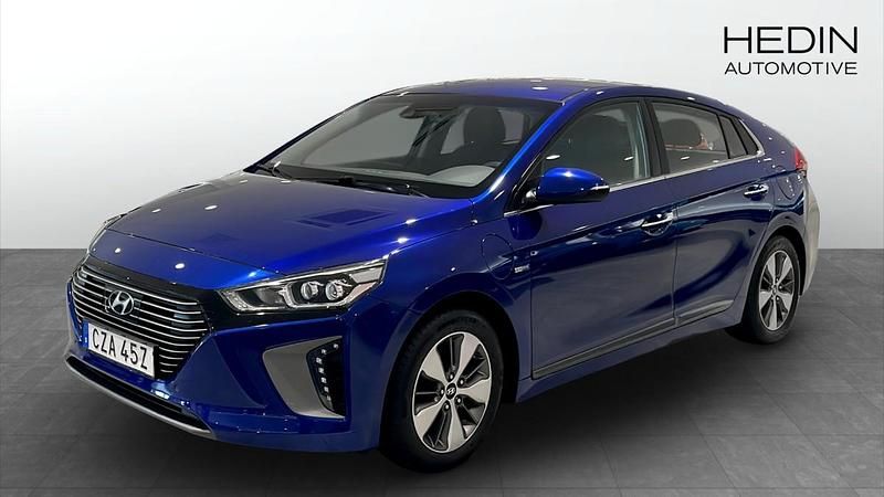 Mörkblå (blue) Begagnad 2019 Hyundai Ioniq Sedan | 149 900 kr - Bild 1/4