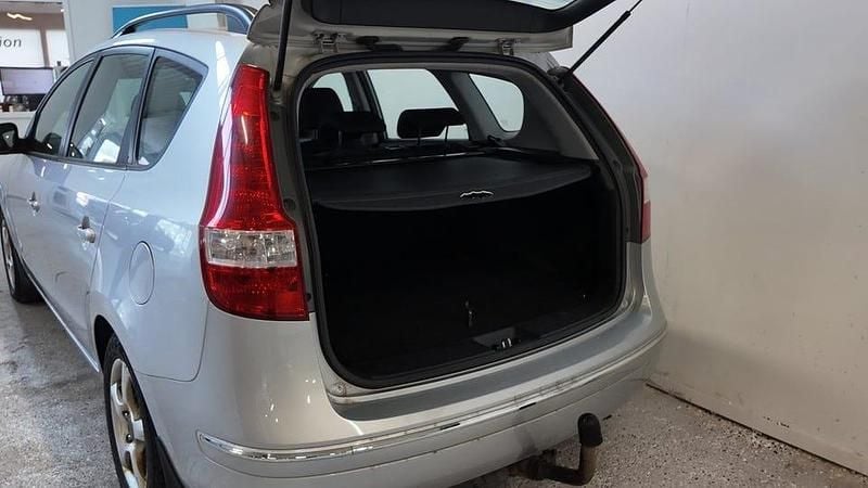 Begagnad Hyundai i30 126 HK (92 kW) 2009 Silver Kombi