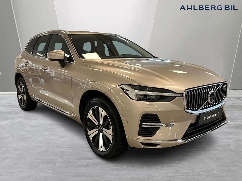Begagnad Volvo XC60 Plus 355 HK (261 kW) 2023 Grå SUV