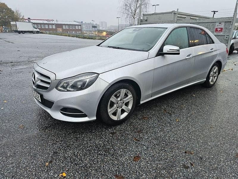 Silver Begagnad 2013 Mercedes E200 Avantgarde Sedan | 149 900 kr (Marknadspris) - Bild 1/4