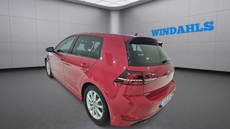 Begagnad VW Golf VII R-line 152 HK (111 kW) 2016 Röd Halvkombi