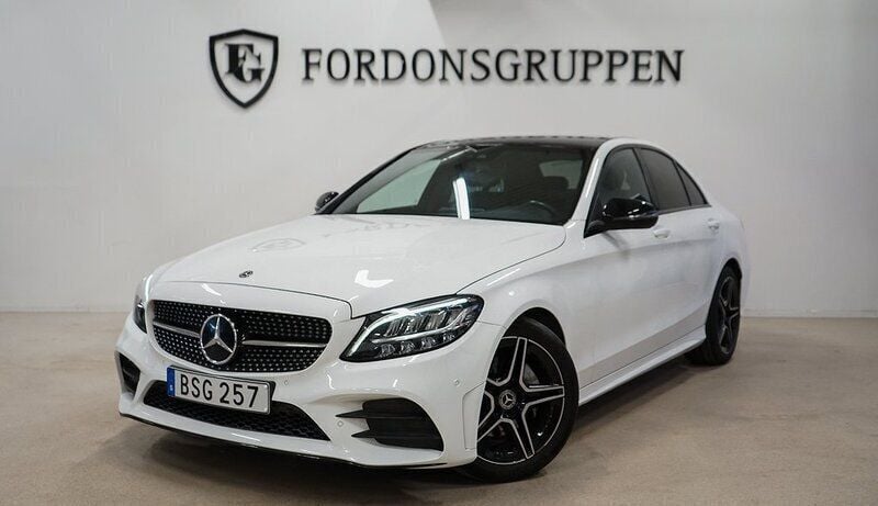 Vit Begagnad 2018 Mercedes C200 AMG line Sedan | 234 800 kr (Lite dyr) - Bild 1/4