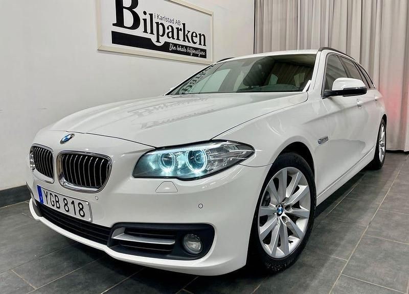 Vit Begagnad 2016 BMW 520 Kombi | 169 900 kr (Marknadspris) - Bild 1/3