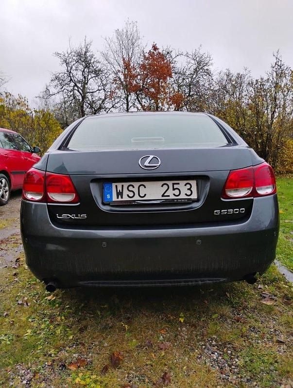 Begagnad Lexus GS300 Executive Line 249 HK (183 kW) 2005 Grå Sedan
