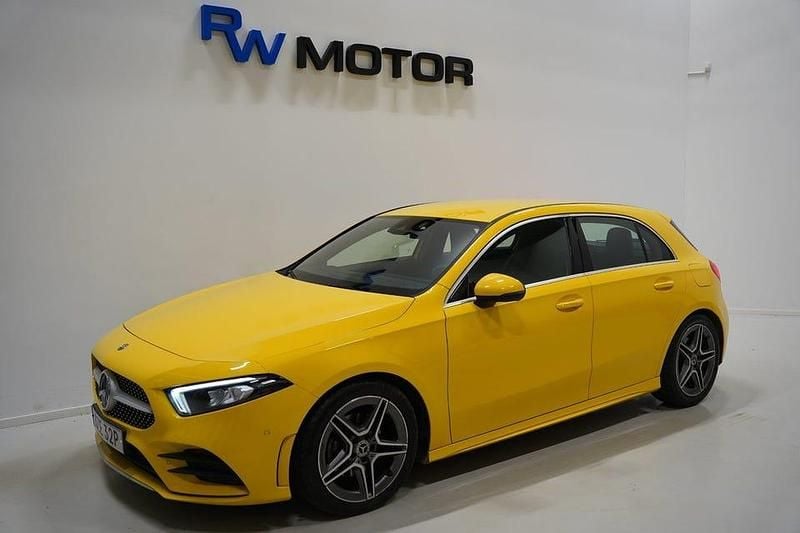 Gul Begagnad 2019 Mercedes A200 AMG Halvkombi | 227 900 kr (Bra pris) - Bild 1/4