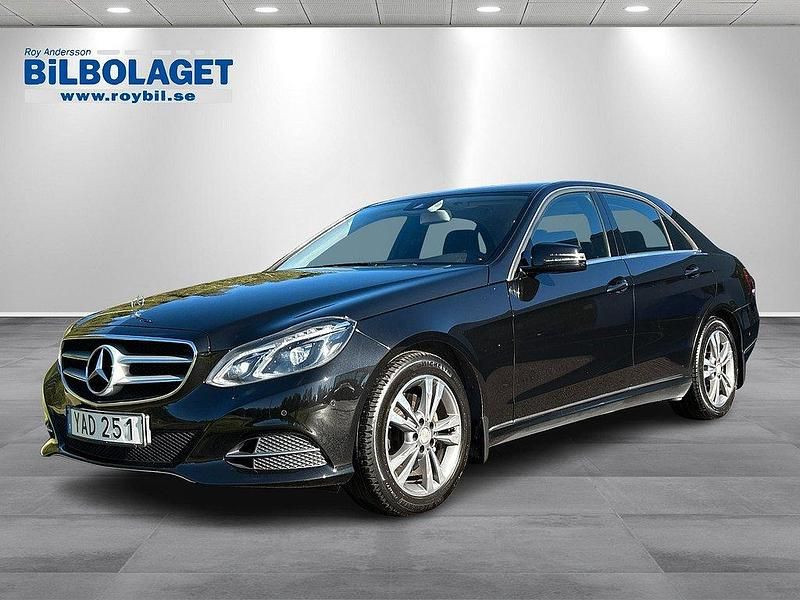 Svart Begagnad 2015 Mercedes E220 Sedan | 209 800 kr (Dyr) - Bild 1/4