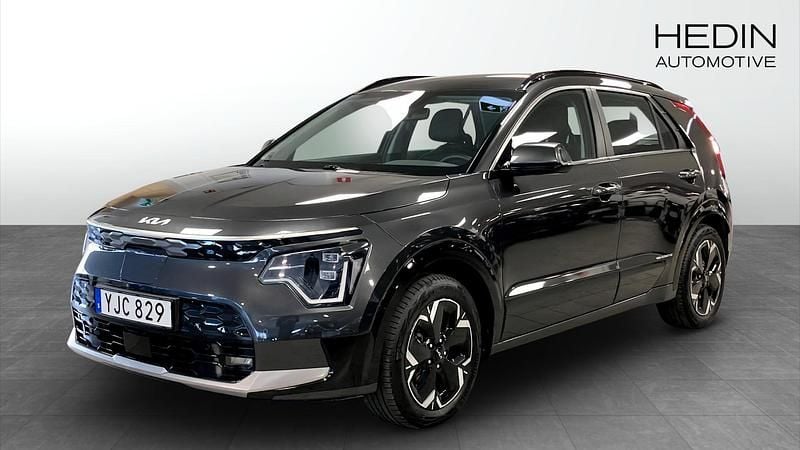 Grå (grey) Begagnad 2022 Kia e-Niro SUV | 319 900 kr (Dyr) - Bild 1/4