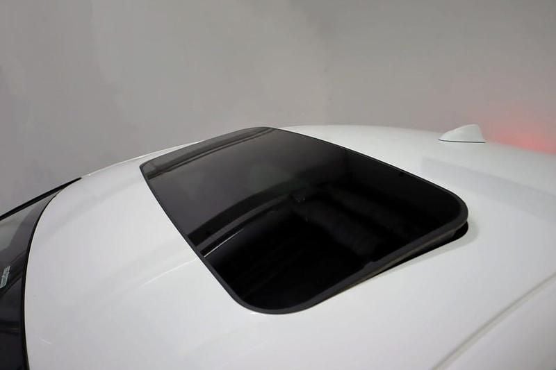 Begagnad Volvo S60 R-Design 163 HK (119 kW) 2013 Vit Sedan