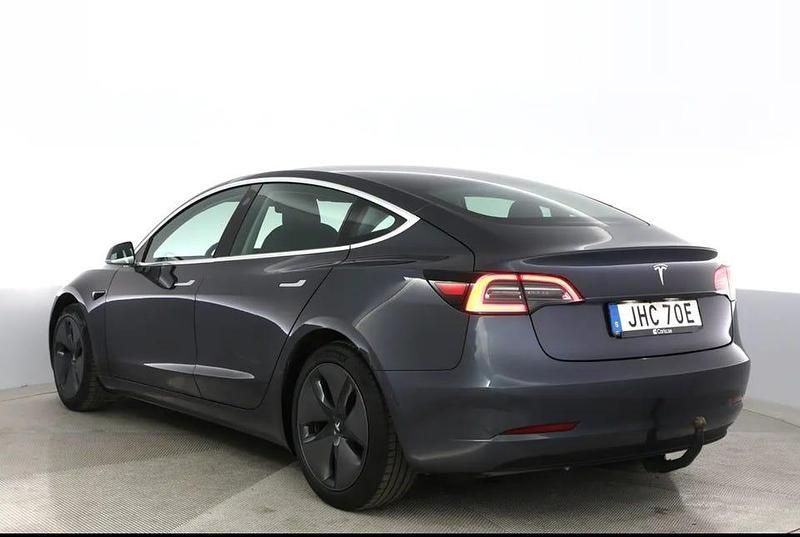 Begagnad Tesla Model 3 Standard Range Plus 239 kW (325 HK) 2020 Sedan