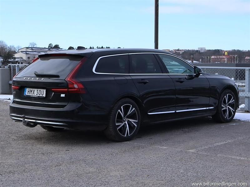 Begagnad Volvo V90 350 HK (257 kW) 2022 Svart svart Kombi