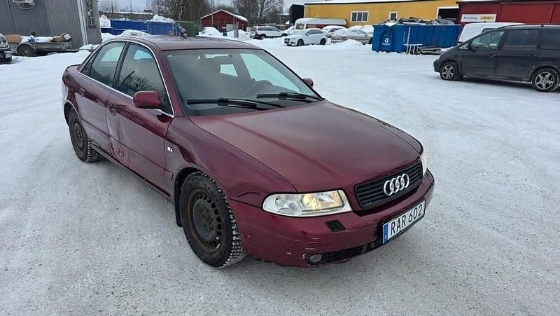 Begagnad Audi A4 150 HK (110 kW) 2000 Röd