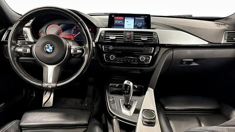 Begagnad BMW 320 M Sport 184 HK (135 kW) 2018 Vit Kombi