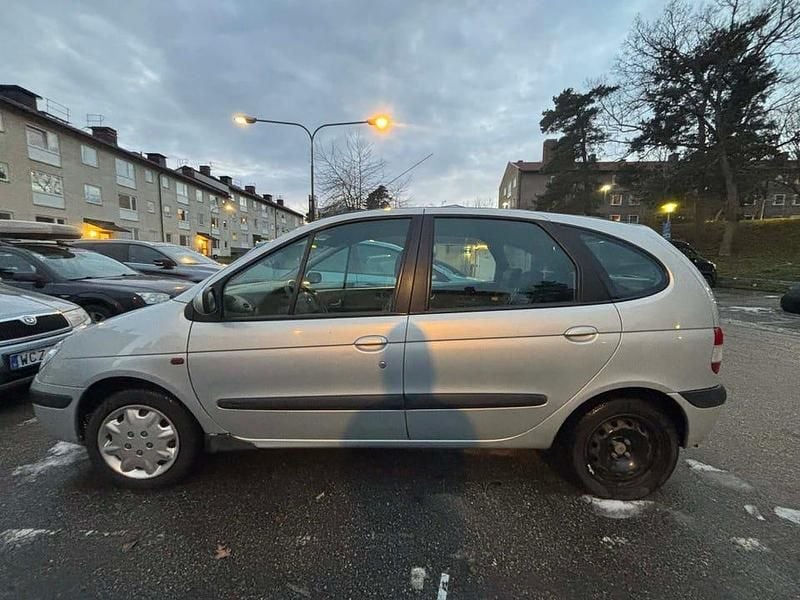 Begagnad 2003 Renault Scénic II Minibuss | 15 000 kr (Marknadspris) - Bild 1/4