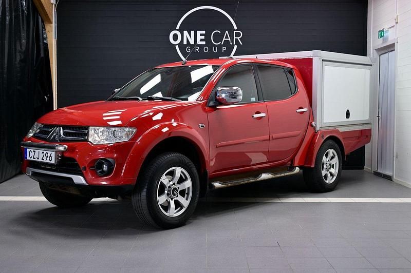 Röd Begagnad 2014 Mitsubishi L200 Pickup | 249 900 kr (Dyr) - Bild 1/4