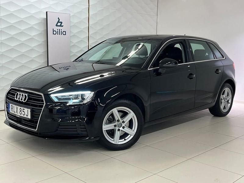 Svart Begagnad 2020 Audi A3 Sedan | 209 000 kr (Bra pris) - Bild 1/4
