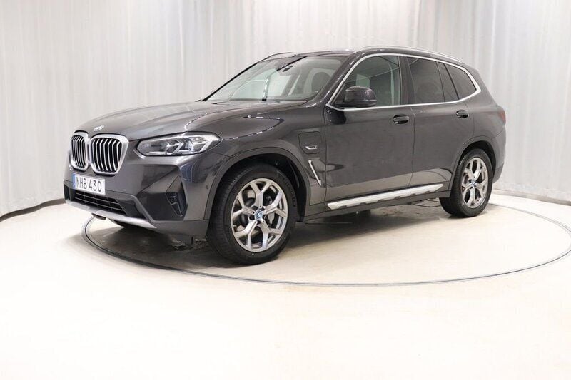Grå Begagnad 2021 BMW X3 SUV | 388 900 kr (Bra pris) - Bild 1/4