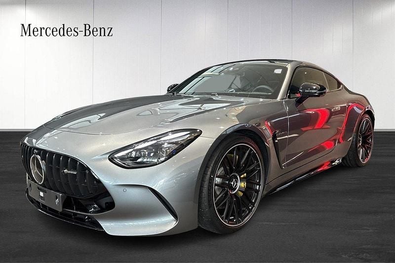 Grå Ny 2024 Mercedes AMG GT 63 AMG Sportkupé | 2 044 600 kr (Marknadspris) - Bild 1/4
