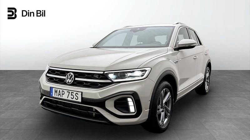 Grå Begagnad 2023 VW T-Roc R-line SUV | 309 900 kr (Marknadspris) - Bild 1/4