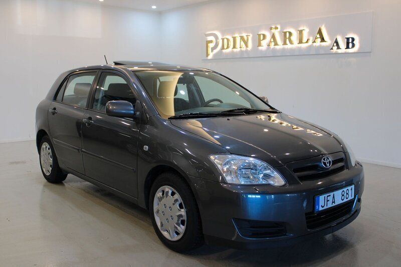Grå Begagnad 2007 Toyota Corolla Halvkombi | 49 900 kr (Marknadspris) - Bild 1/4