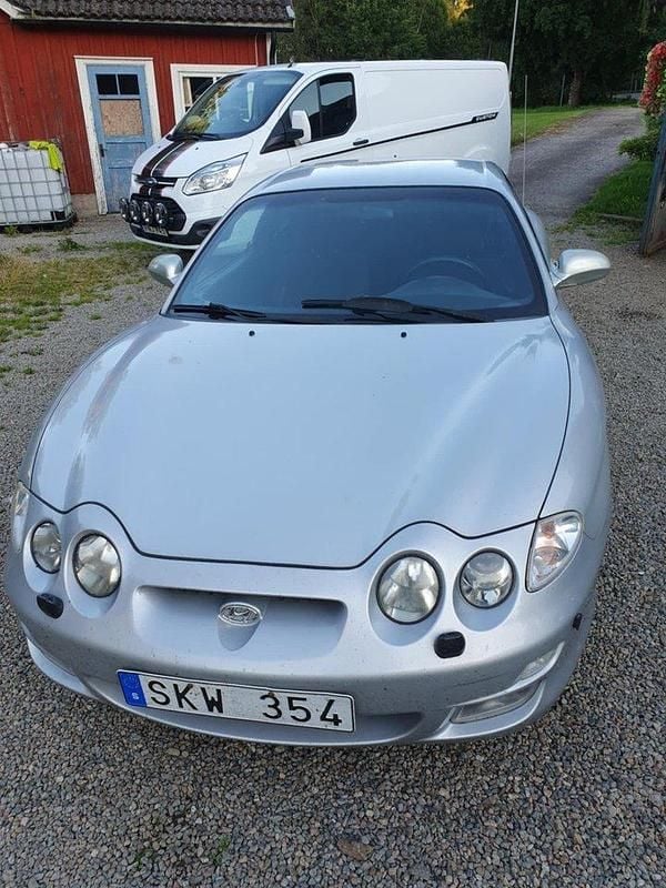 Grå Begagnad 2001 Hyundai Coupé Sportkupé | 30 000 kr - Bild 1/4