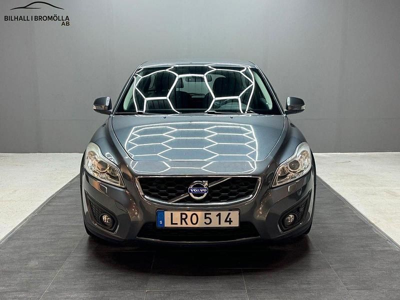 Grå Begagnad 2011 Volvo C30 Momentum Halvkombi | 69 900 kr (Lite dyr) - Bild 1/4
