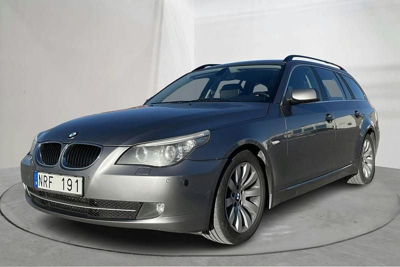 Grå Begagnad 2009 BMW 520 Kombi | 40 000 kr (Bra pris) - Bild 1/4