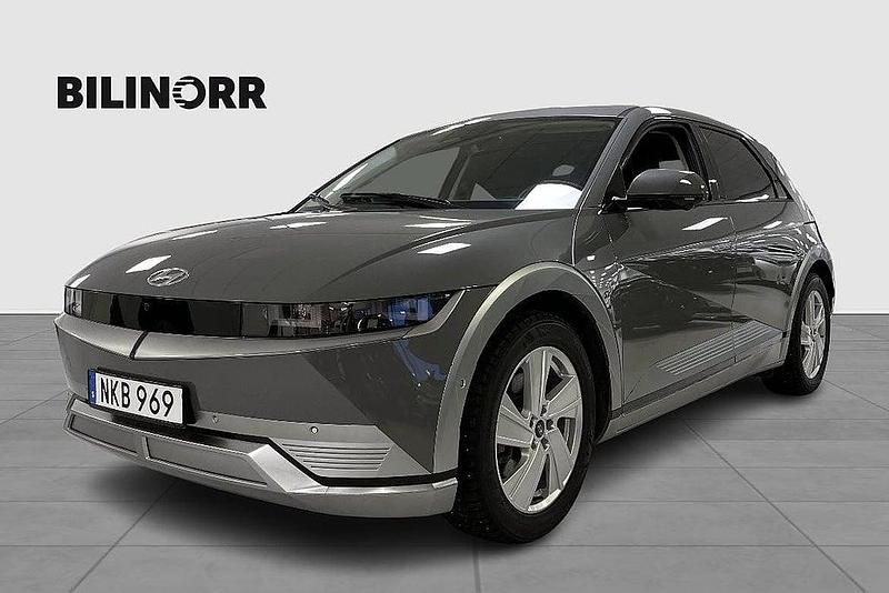 Grå Begagnad 2022 Hyundai Ioniq 5 SUV | 429 900 kr - Bild 1/4
