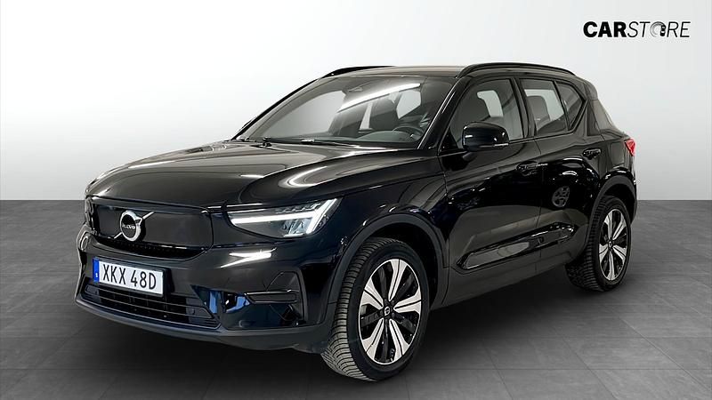 Svart Begagnad 2023 Volvo XC40 Single Motor SUV | 299 900 kr (Superpris) - Bild 1/4