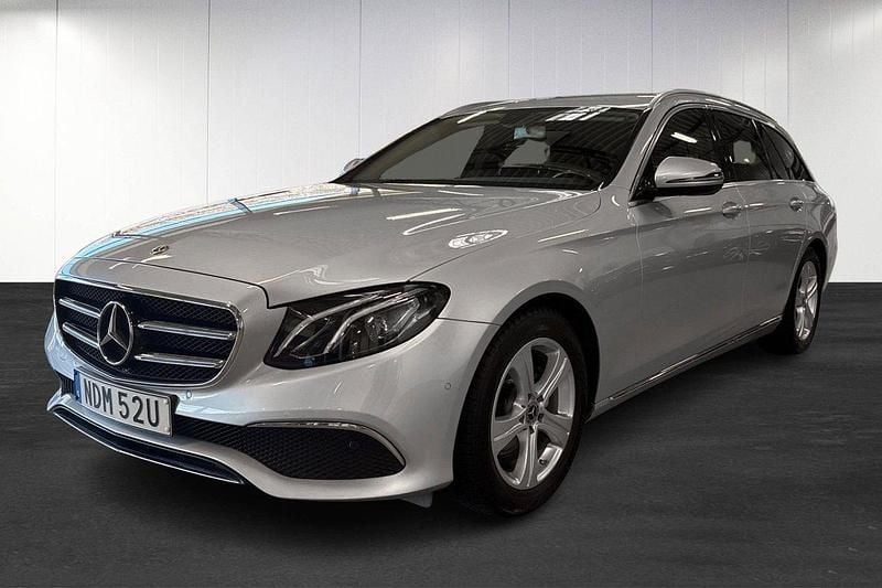 Silver Begagnad 2019 Mercedes E220 Avantgarde Kombi | 259 000 kr (Superpris) - Bild 1/4