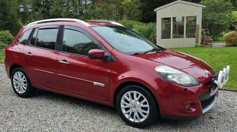 Röd Begagnad 2010 Renault Clio GrandTour Kombi | 39 000 kr (Bra pris) - Bild 1/2