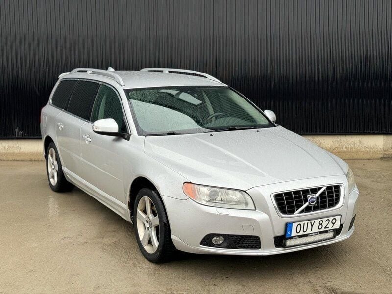Begagnad Volvo V70 Summum 176 HK (129 kW) 2010 Ljusgrå (grå) Kombi