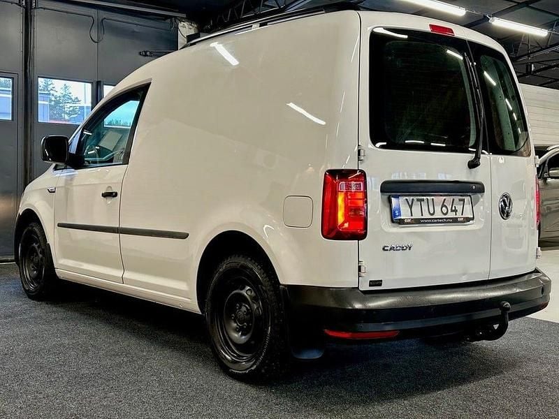 Begagnad VW Caddy 102 HK (75 kW) 2018 Vit Minibuss
