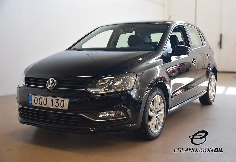Svart Begagnad 2016 VW Polo Halvkombi | 144 900 kr (Marknadspris) - Bild 1/4