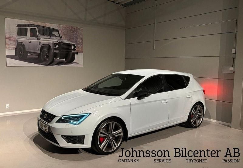 Mörkgrå Begagnad 2014 Cupra Leon Halvkombi | 179 900 kr (Lite dyr) - Bild 1/4