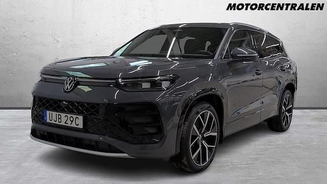 Grå Begagnad 2024 VW Tayron R-line SUV | 599 000 kr - Bild 1/4