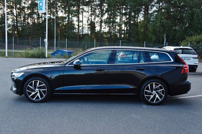 Begagnad Volvo V60 Inscription 392 HK (288 kW) 2019 Svart Kombi