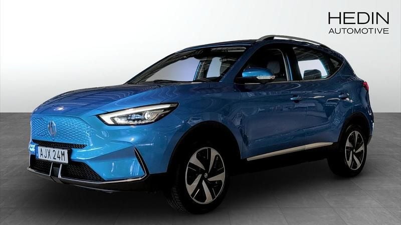 Blå (blue) Begagnad 2022 MG ZS Luxury Sedan | 254 900 kr (Bra pris) - Bild 1/4