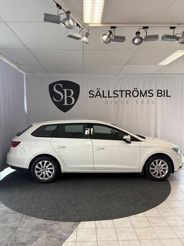Vit Begagnad 2016 Seat Leon ST Style Kombi | 124 900 kr (Marknadspris) - Bild 1/4