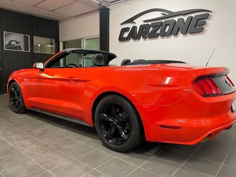 Begagnad Ford Mustang Convertible 310 HK (228 kW) 2016 Röd Cab