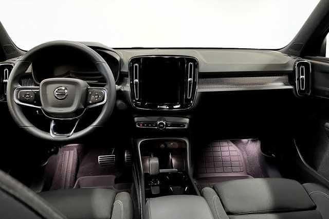 Begagnad Volvo XC40 Plus 172 kW (234 HK) 2022 Silver SUV