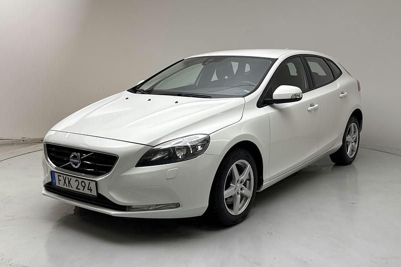 Vit Begagnad 2016 Volvo V40 Kombi | 99 000 kr (Superpris) - Bild 1/4