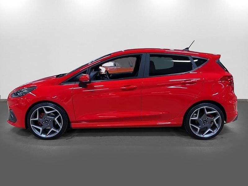 Begagnad Ford Fiesta ST 200 HK (147 kW) 2020 Röd Halvkombi