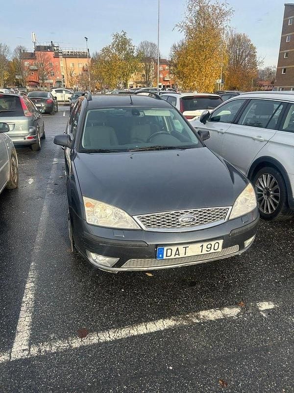 Grå Begagnad 2007 Ford Mondeo Kombi | 6 000 kr (Superpris) - Bild 1/2