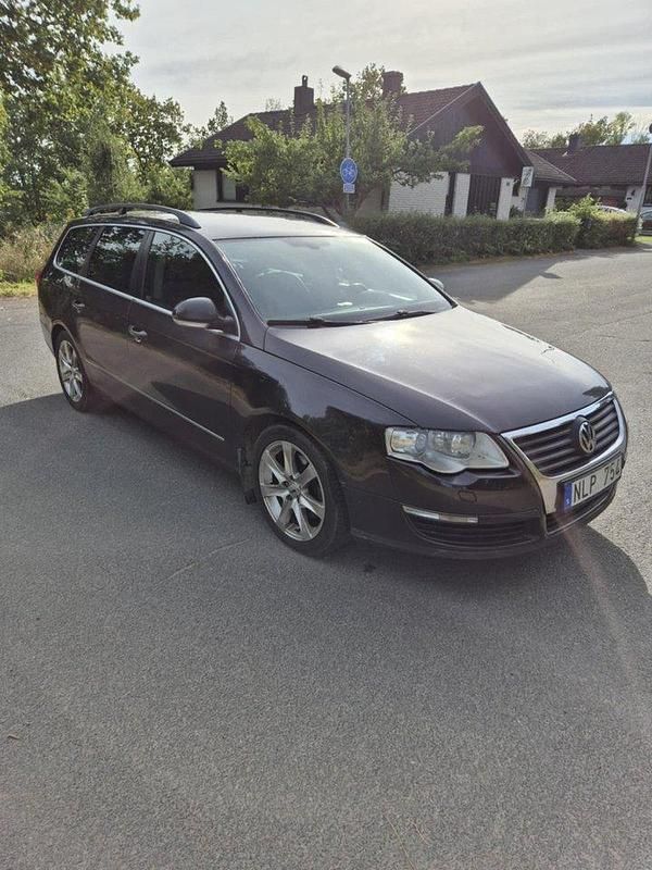 Brun Begagnad 2007 VW Passat Sportline Kombi | 15 000 kr (Bra pris) - Bild 1/4