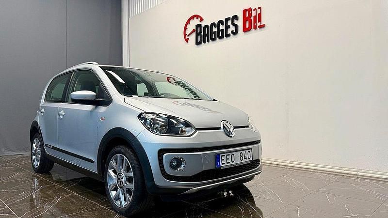 Silver Begagnad 2013 VW up! Halvkombi | 79 900 kr (Marknadspris) - Bild 1/4