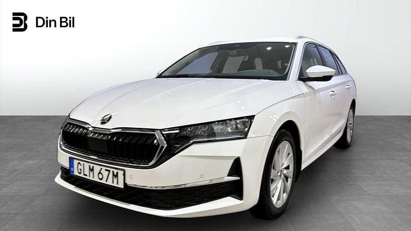 Vit Begagnad 2025 Skoda Octavia Selection Kombi | 309 900 kr (Dyr) - Bild 1/4