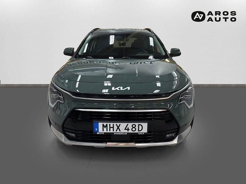 Begagnad Kia Niro 184 HK (135 kW) 2023 Mörkgrön (city scape green) SUV