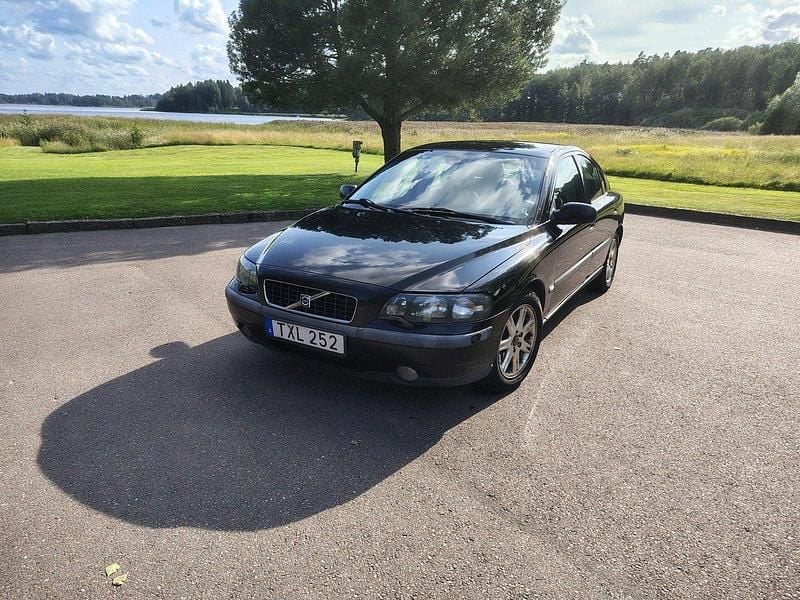 Svart Begagnad 2003 Volvo S60 Business Edition Sedan | 13 000 kr (Bra pris) - Bild 1/4