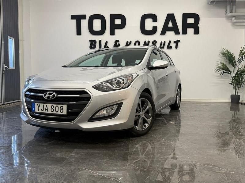 Begagnad Hyundai i30 Comfort 135 HK (99 kW) 2017 Silver Kombi