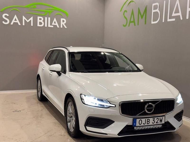 Begagnad Volvo V60 Momentum 190 HK (139 kW) 2020 Vit Kombi